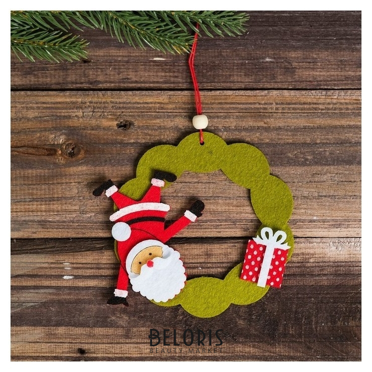 

Набор для создания подвесной ёлочной игрушки из фетра «Дед мороз и подарок»